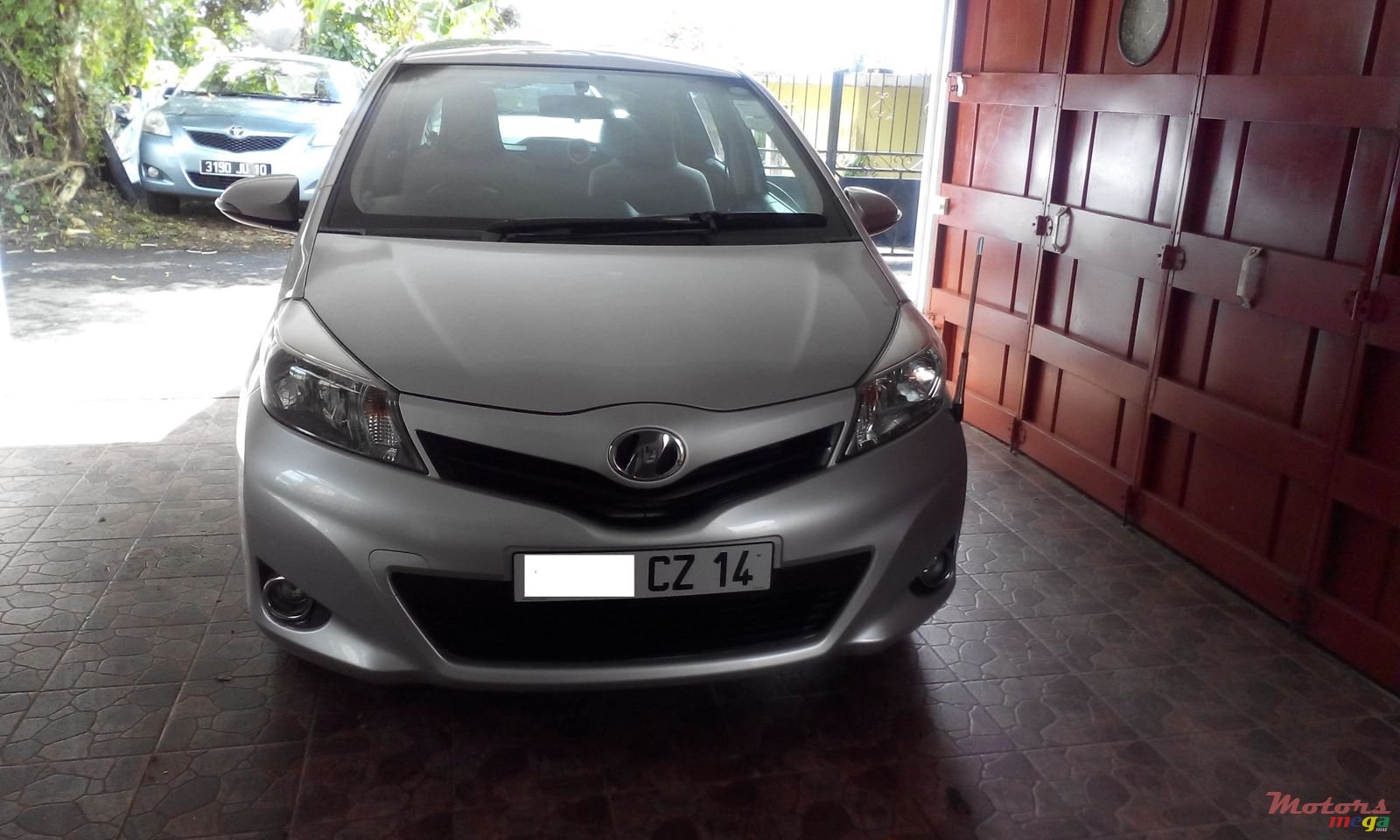 2014' Toyota Vitz photo #1