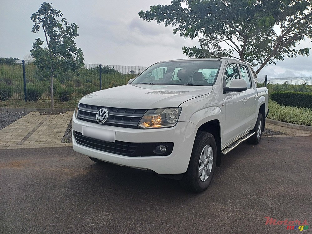 2014' Volkswagen Amarok TDI 4Motion photo #2