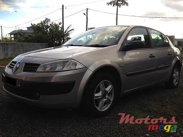 2004' Renault Megane photo #2