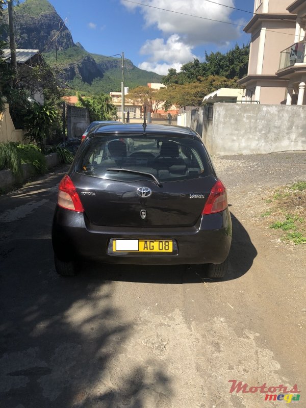 2008' Toyota Yaris photo #3