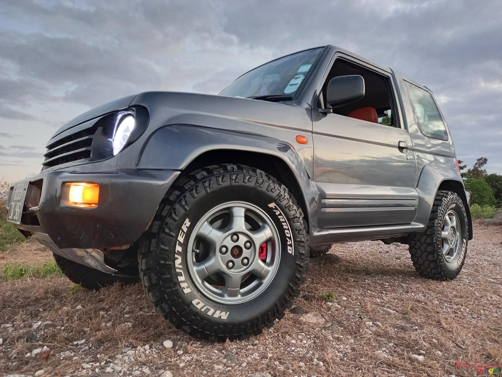 1996' Mitsubishi Pajero OFFROAD photo #2