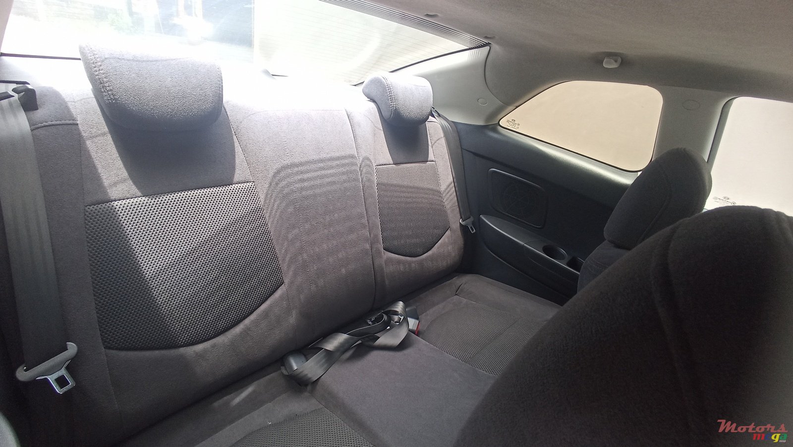 2010' Kia Koup photo #4