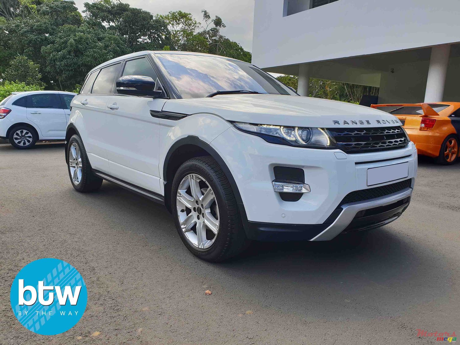 2012' Land Rover Range Rover Evoque photo #1