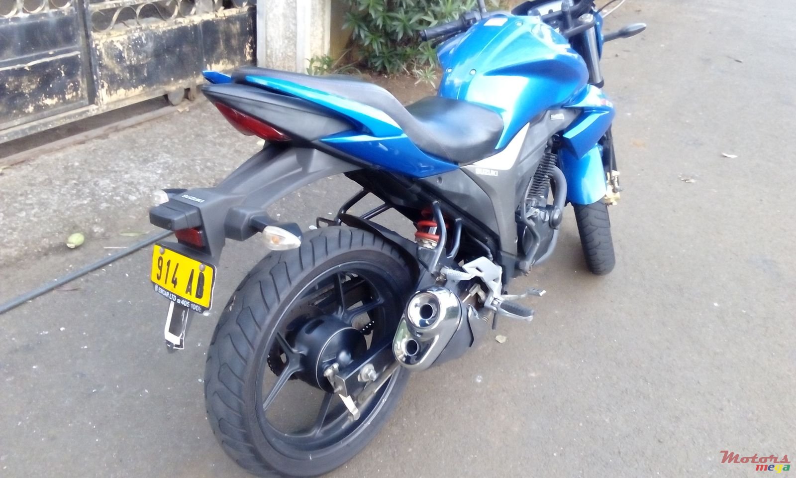 2015' Suzuki Gixxer photo #1