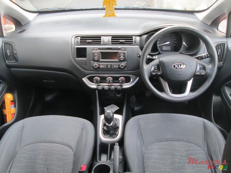 2013' Kia Rio photo #5