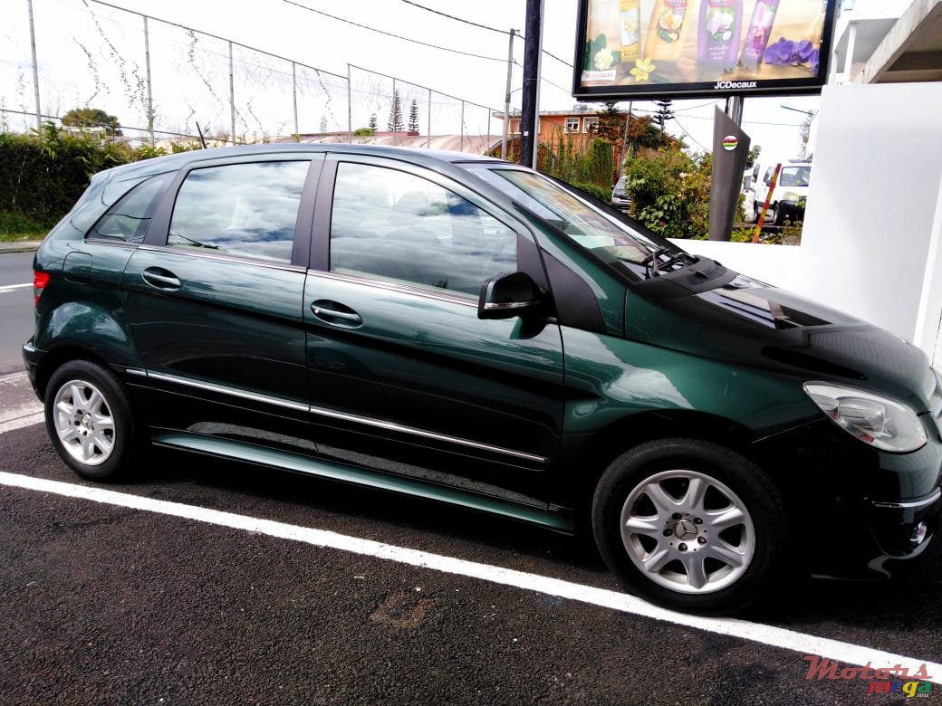 2011' Mercedes-Benz B 160 photo #7