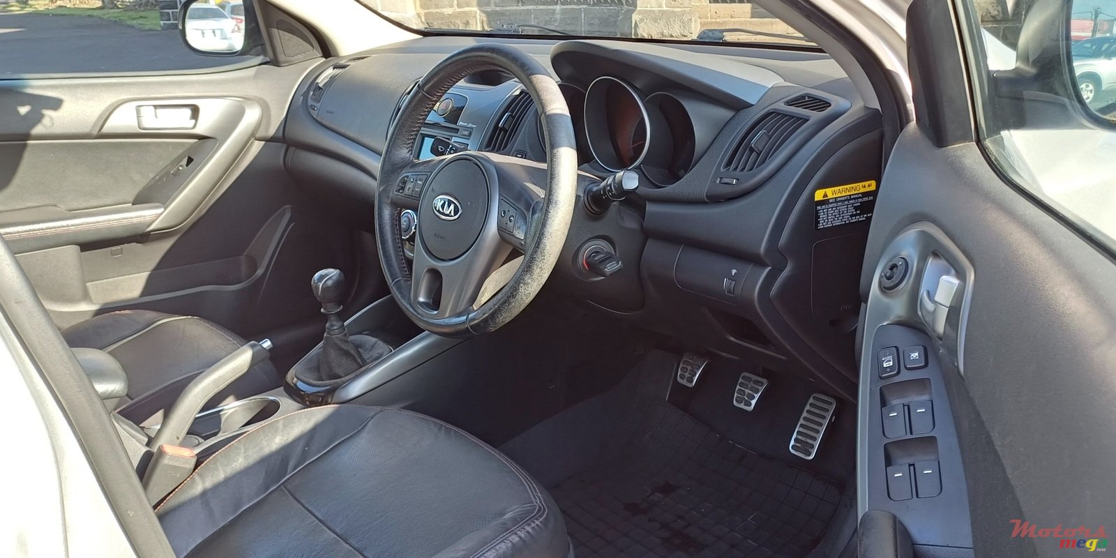 2011' Kia Cerato photo #5