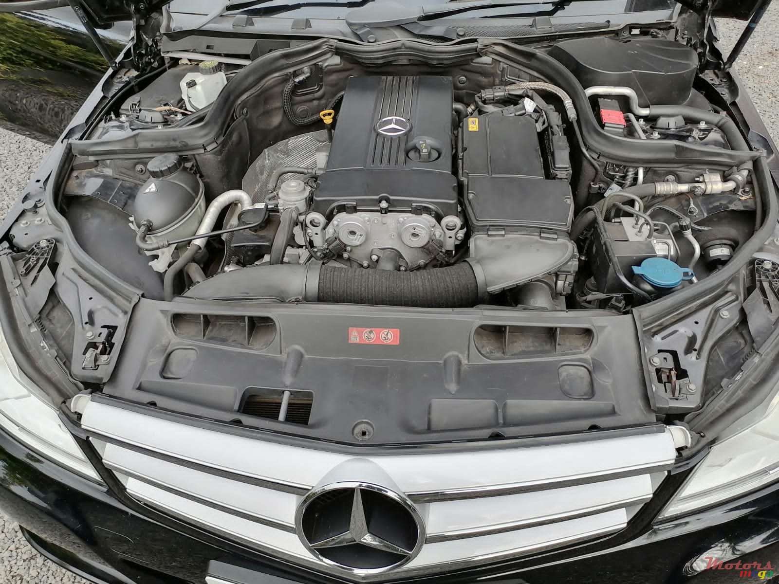 2011' Mercedes-Benz C-Class C180 photo #5