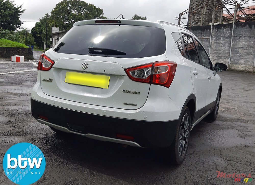 2015' Suzuki SX4 S-Cross ALLGRIP photo #4