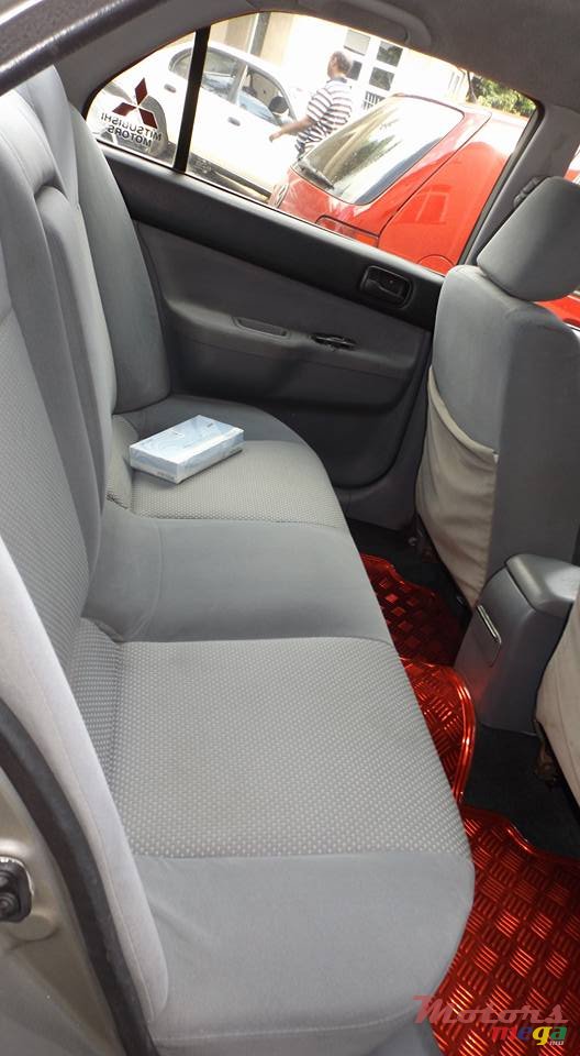 2006' Mitsubishi Lancer GLX photo #6