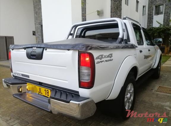 2018' Nissan Hardbody photo #3