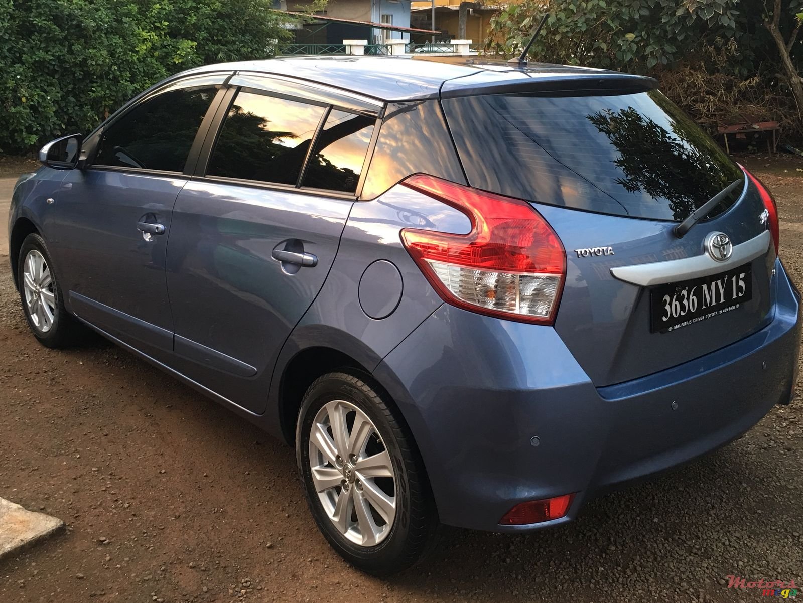 2015' Toyota Yaris photo #5