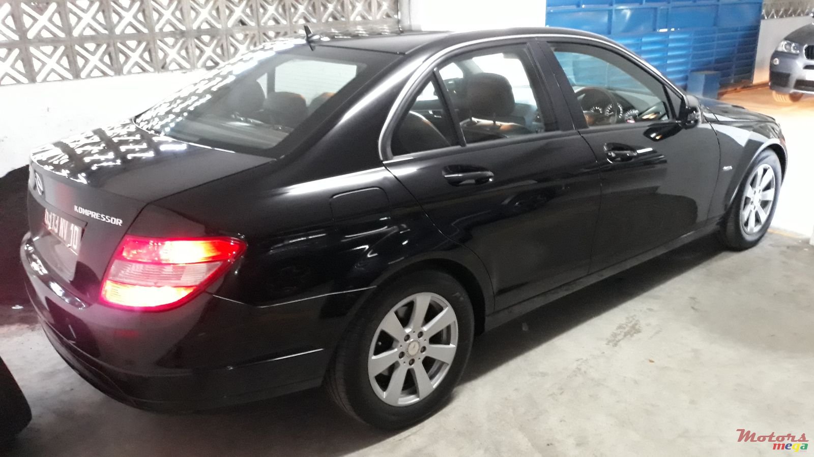 2010' Mercedes-Benz C-Class C180 photo #2