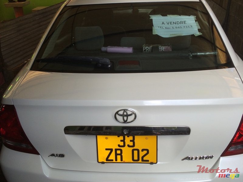 2002' Toyota Allion photo #2