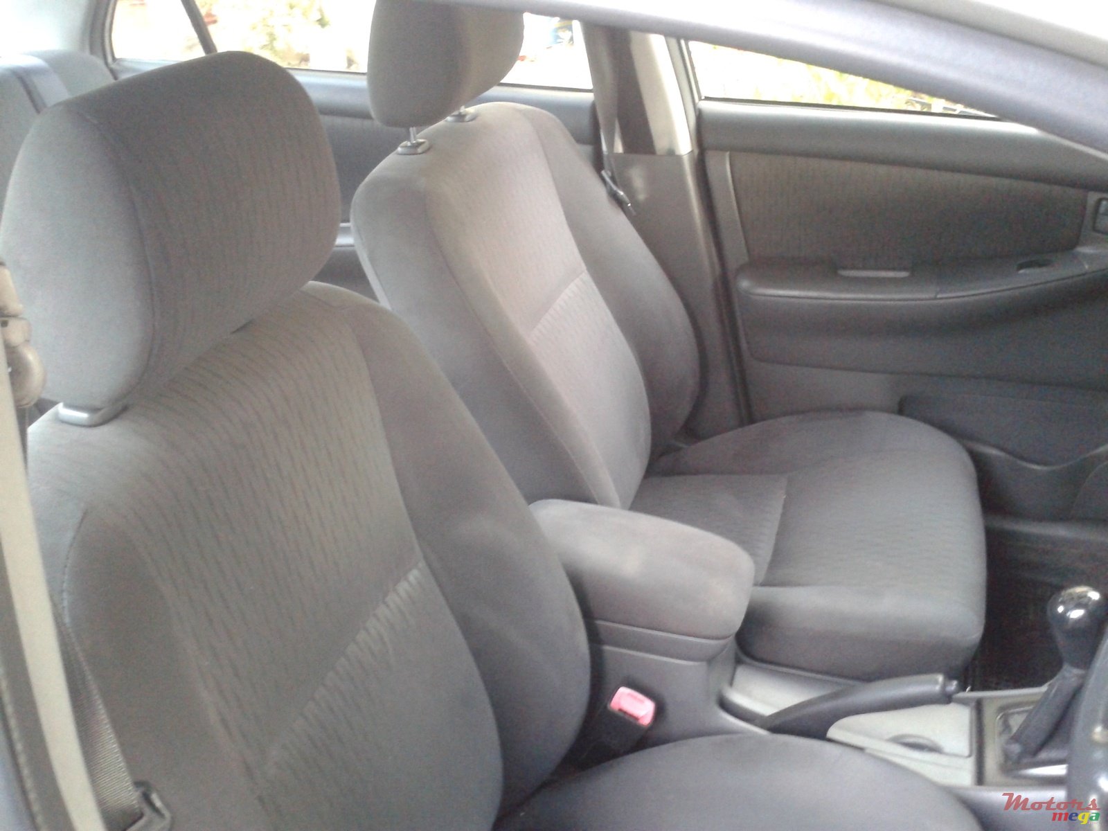 2007' Toyota Corolla photo #1