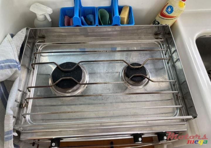 2000' Lagoon photo #4