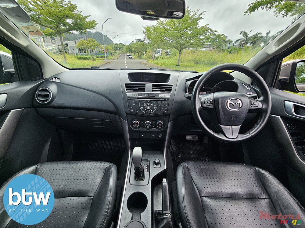 2016' Mazda BT-50 photo #7