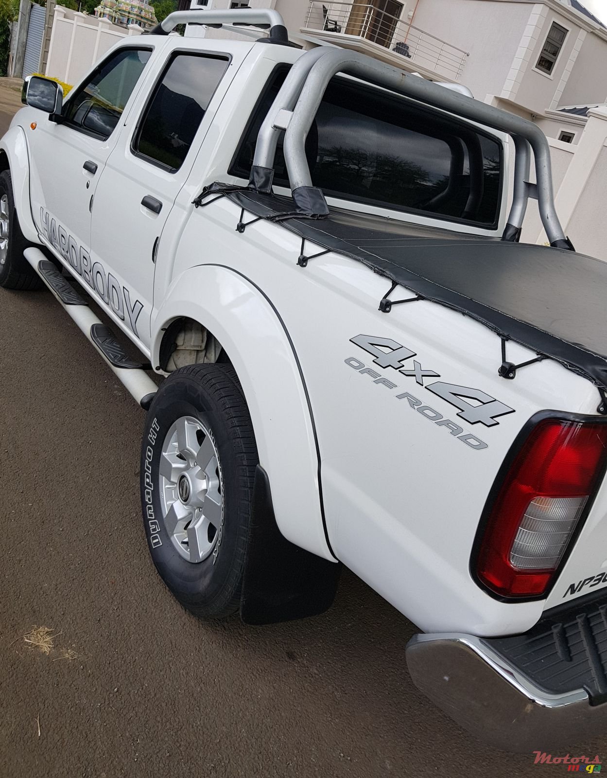 2016' Nissan Hardbody Full Option Turbo photo #3