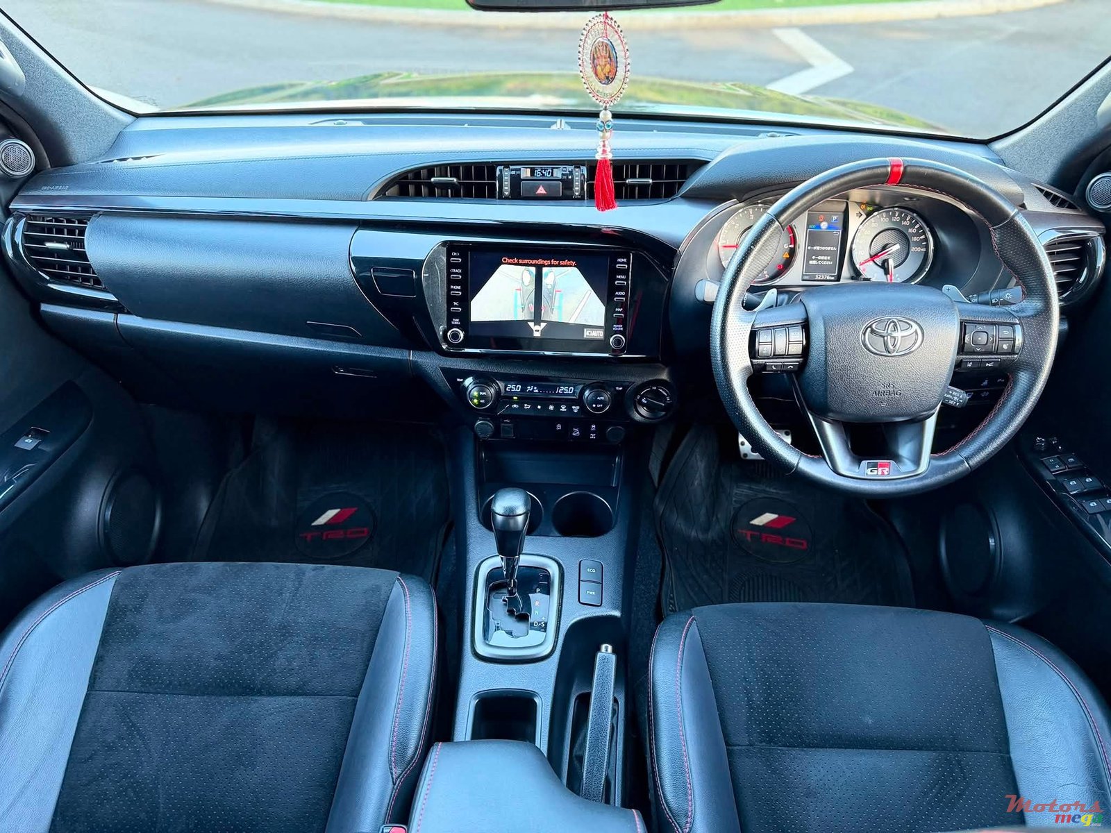 2022' Toyota Hilux GR photo #5