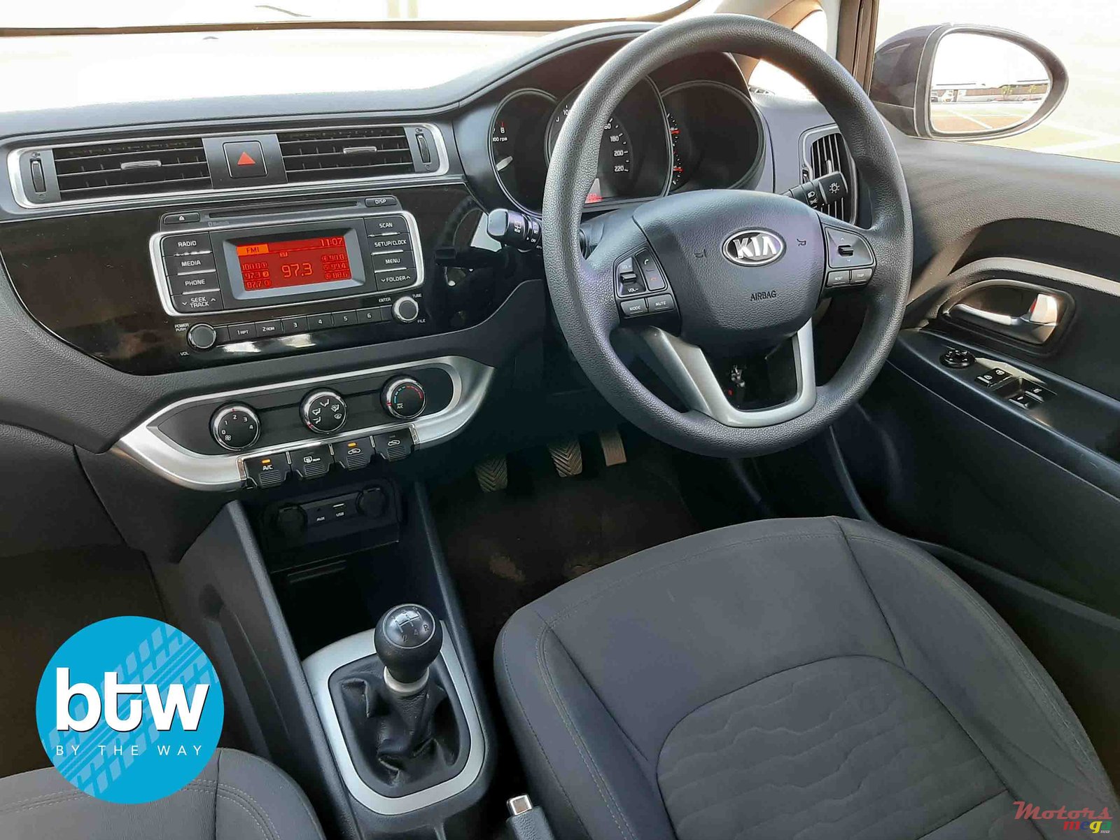 2016' Kia Rio photo #5