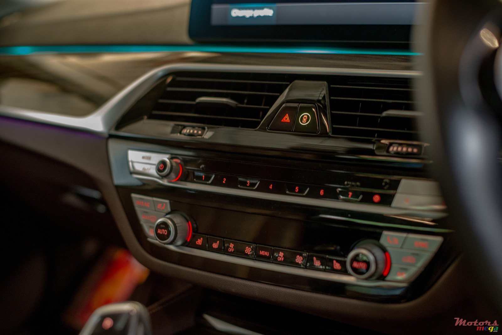 2020' BMW 5 Series 530E photo #4