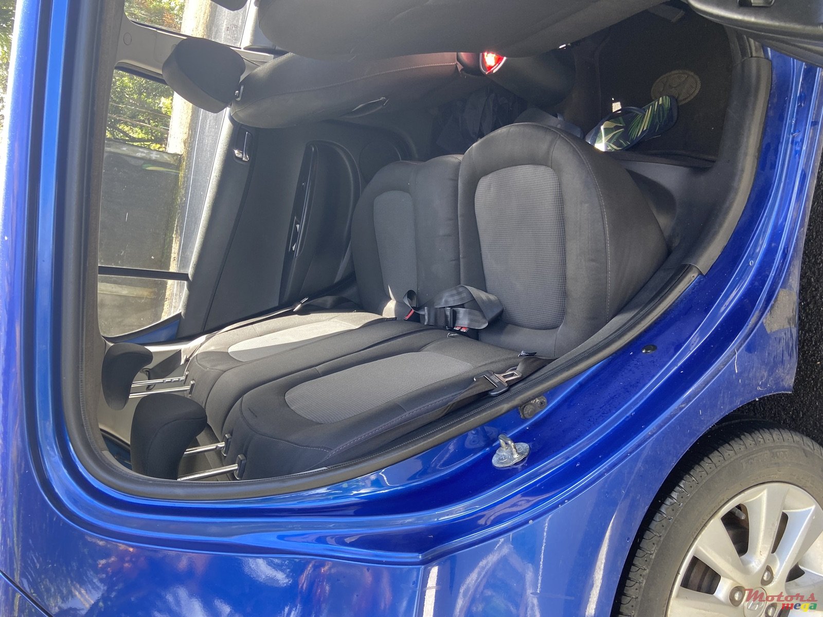 2012' Hyundai i20 photo #2