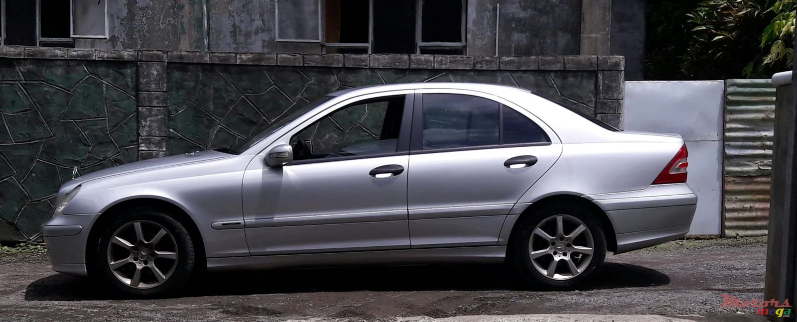 2004' Mercedes-Benz CL 180 photo #2