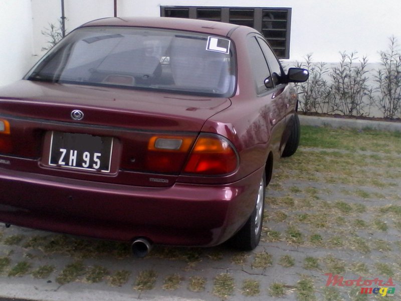 1995' Mazda 323 Familia BHSeries photo #3