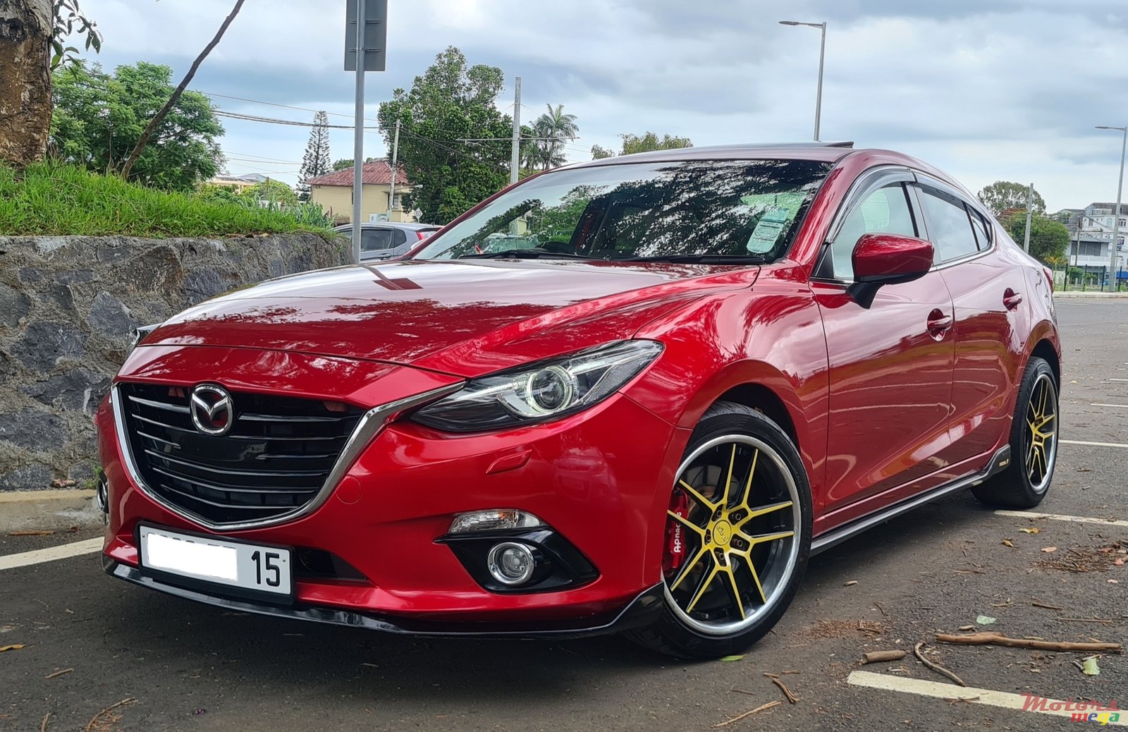 2015' Mazda 3 Skyactive photo #2