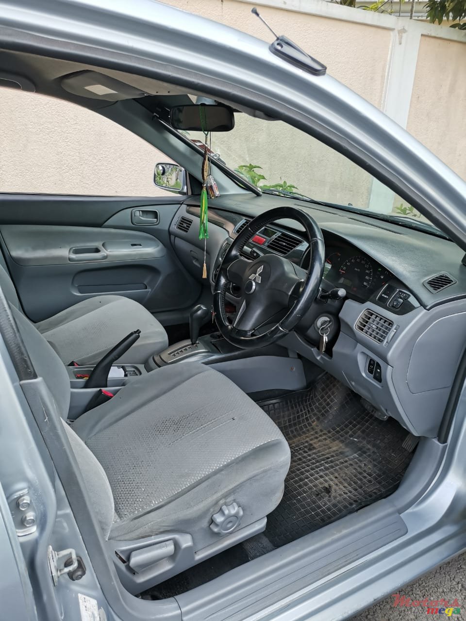 2009' Mitsubishi Lancer GLX photo #7