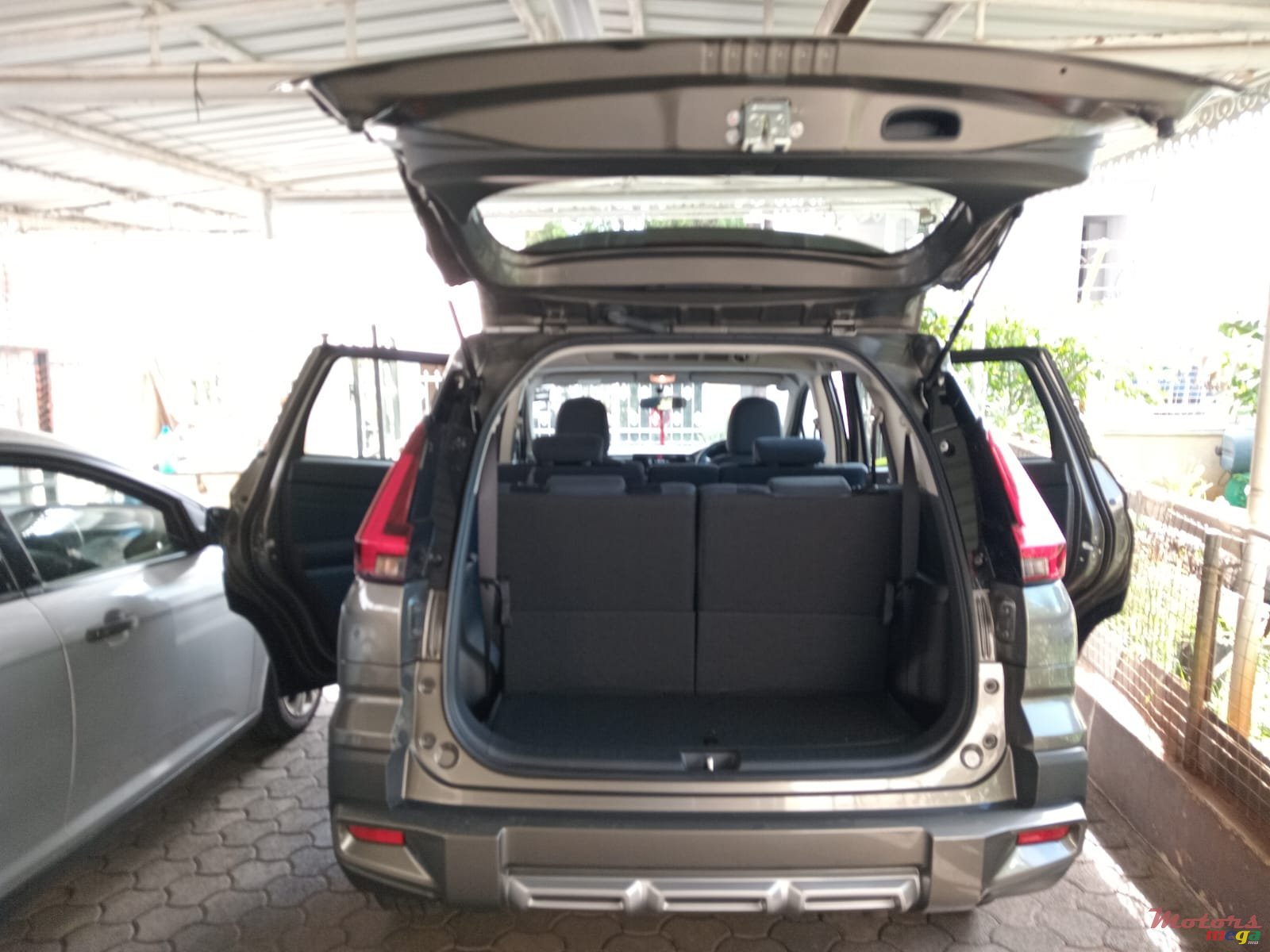 2025' Mitsubishi photo #2