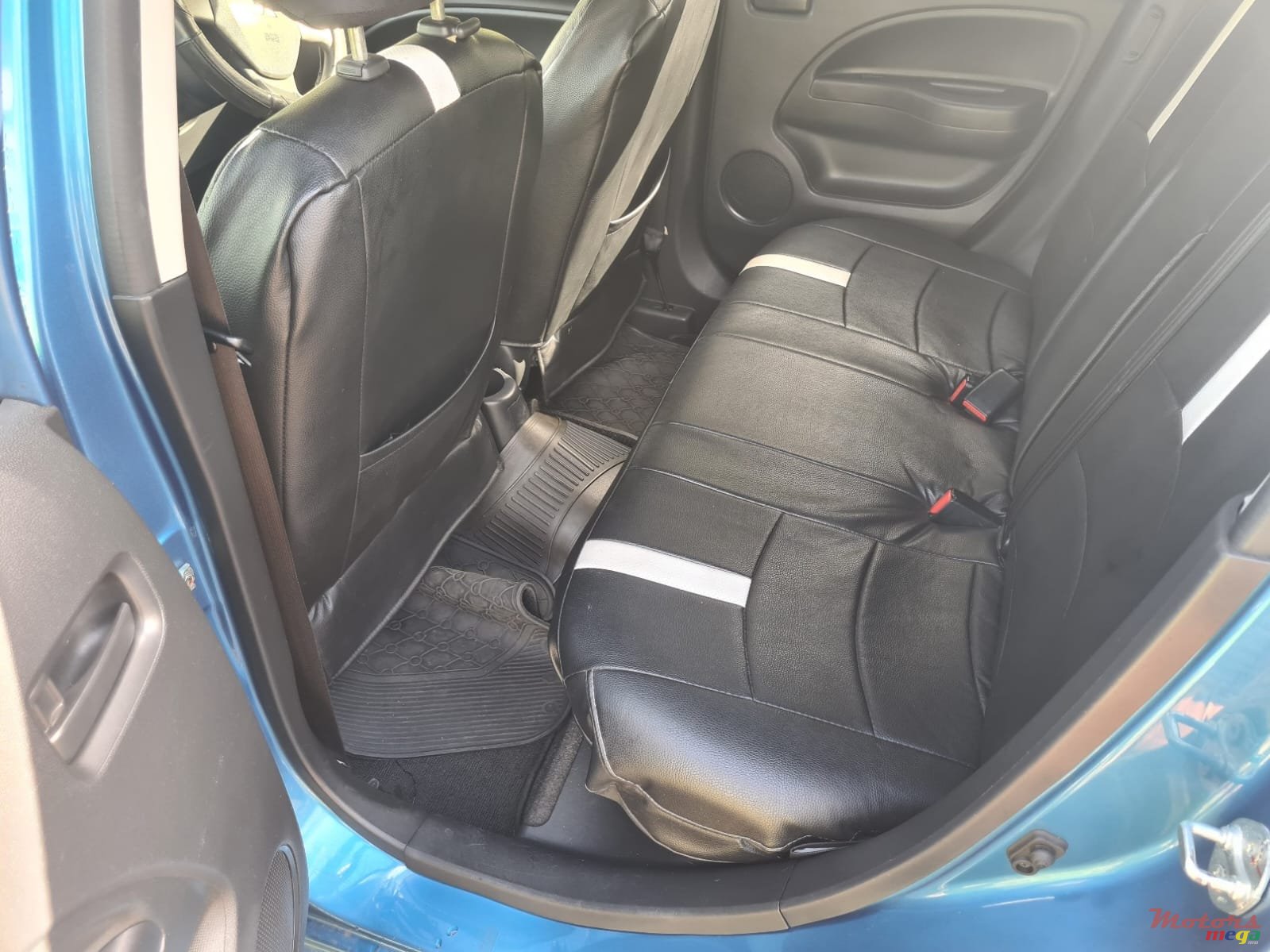 2013' Mitsubishi Mirage photo #1