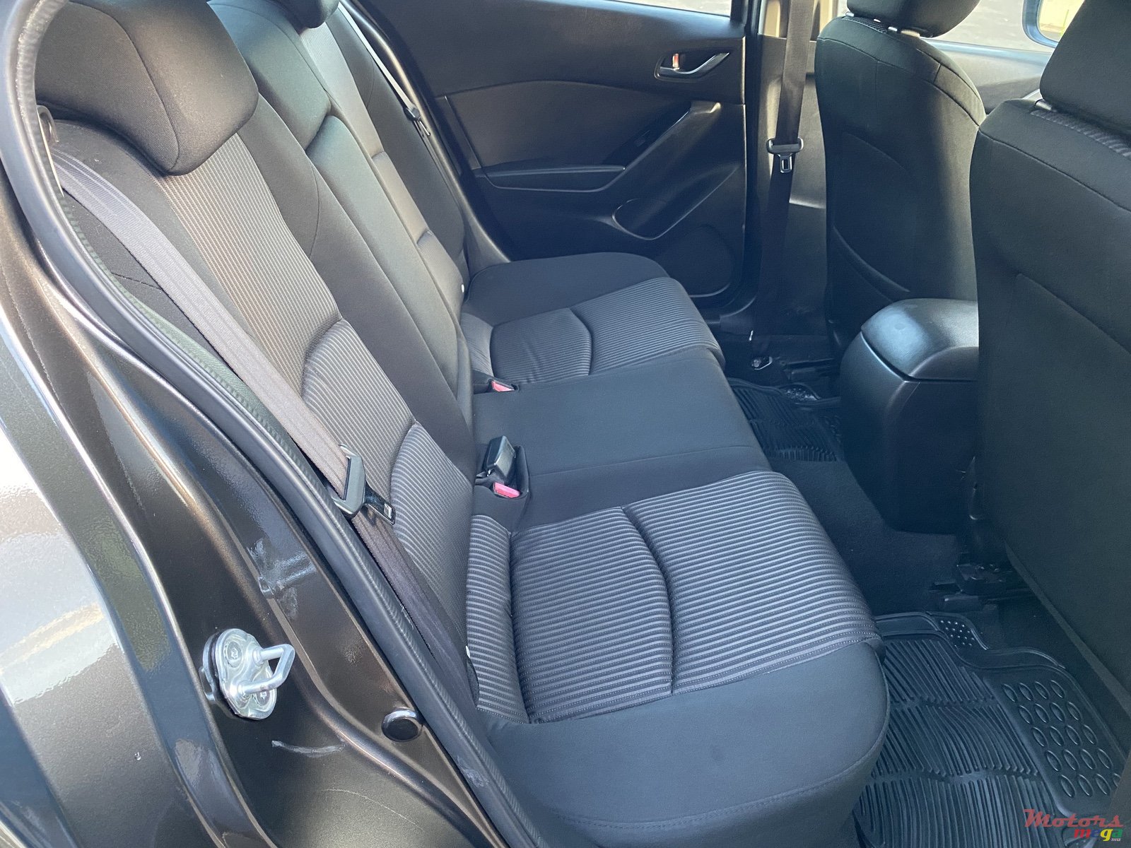 2014' Mazda 3 SKYACTIVE photo #6