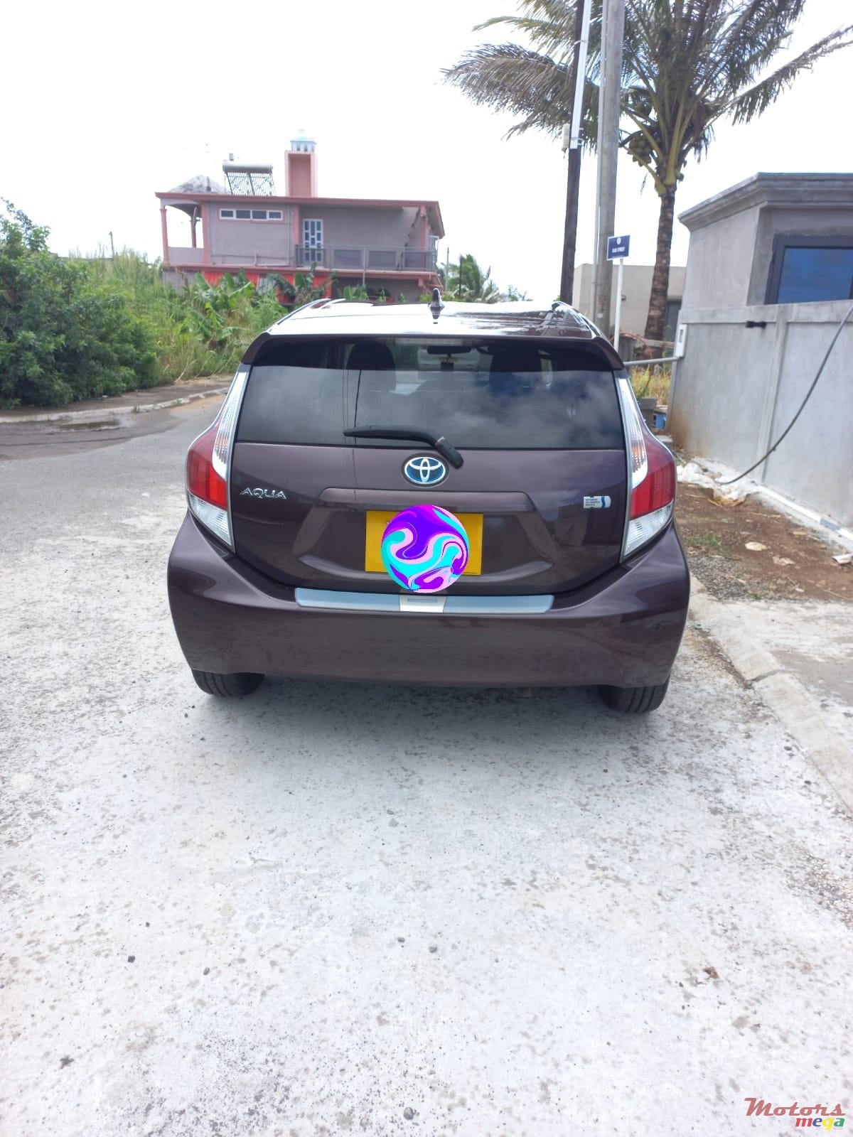 2016' Toyota Aqua photo #2