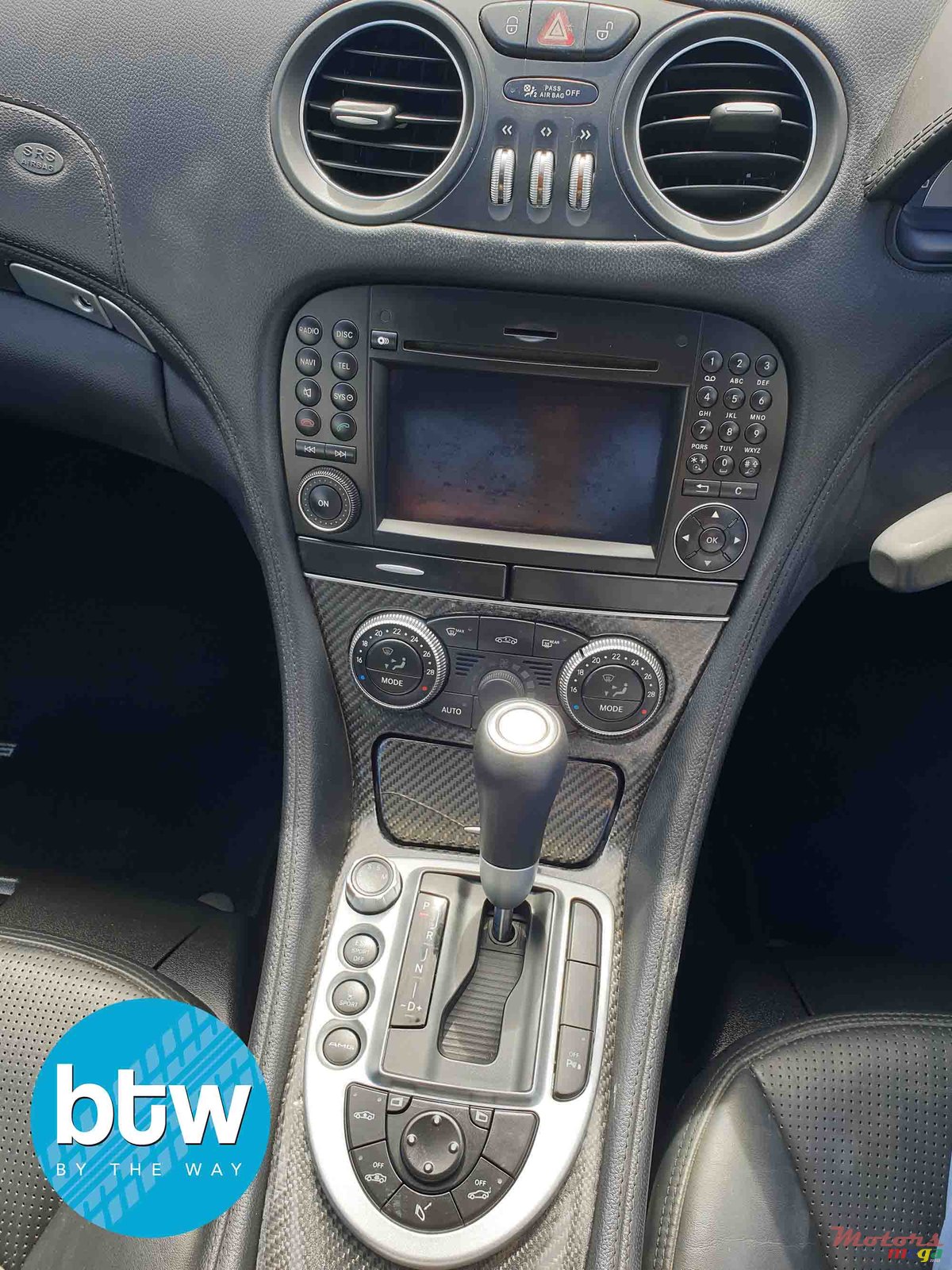 2009' Mercedes-Benz SL 63 AMG photo #6