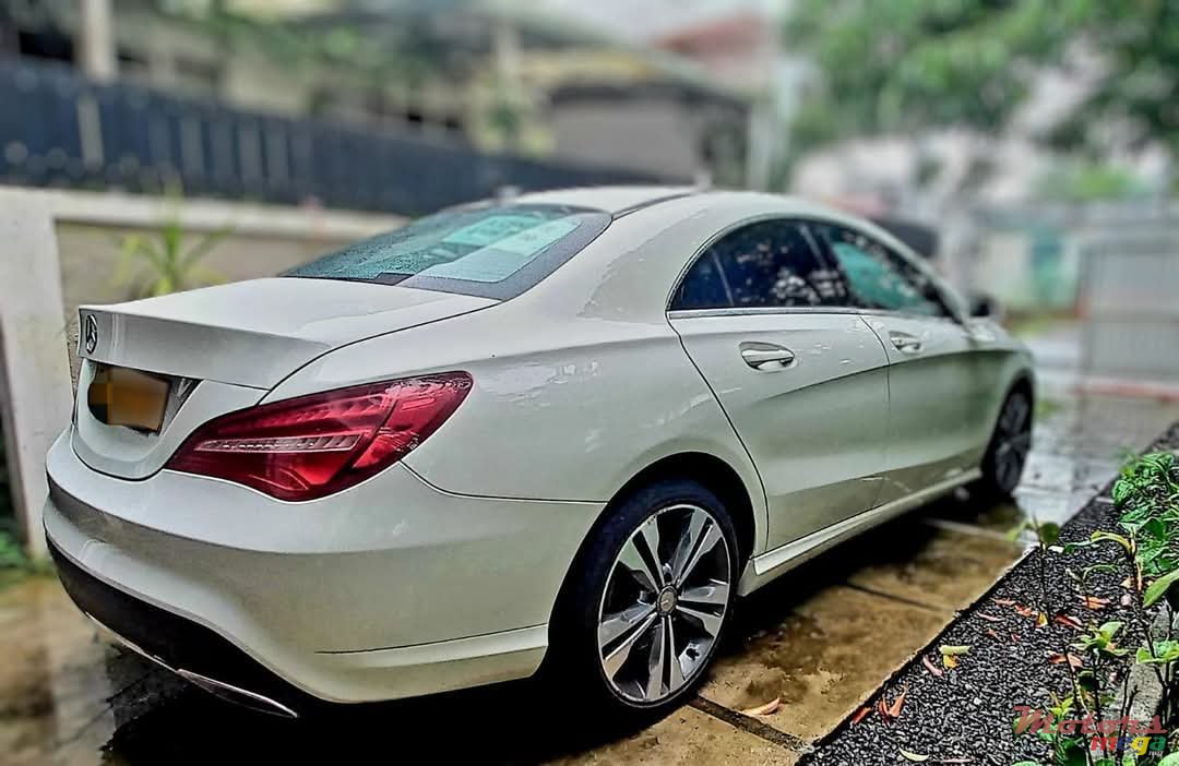 2017' Mercedes-Benz CLA 200 photo #2