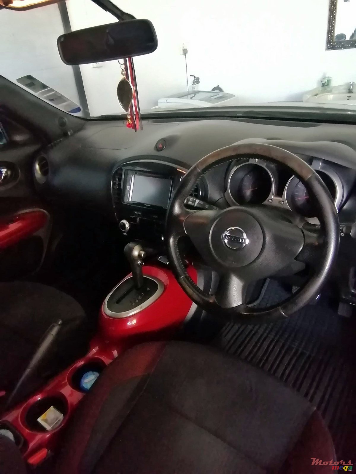 2012' Nissan Juke call 59359247 photo #6