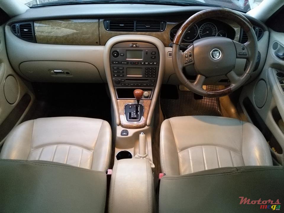 2005' Jaguar X-Type Sovereign photo #6