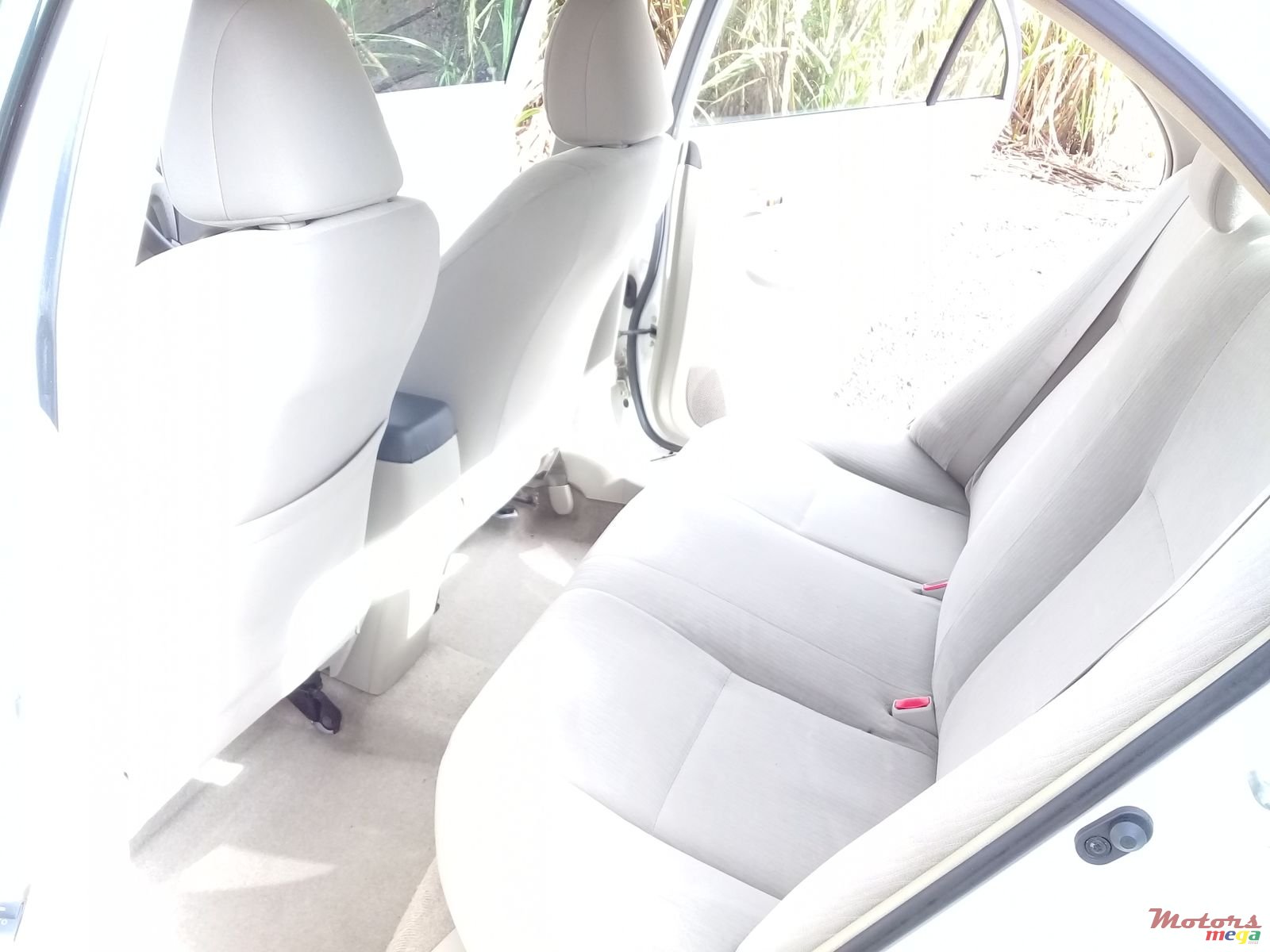 2006' Toyota Axio photo #3