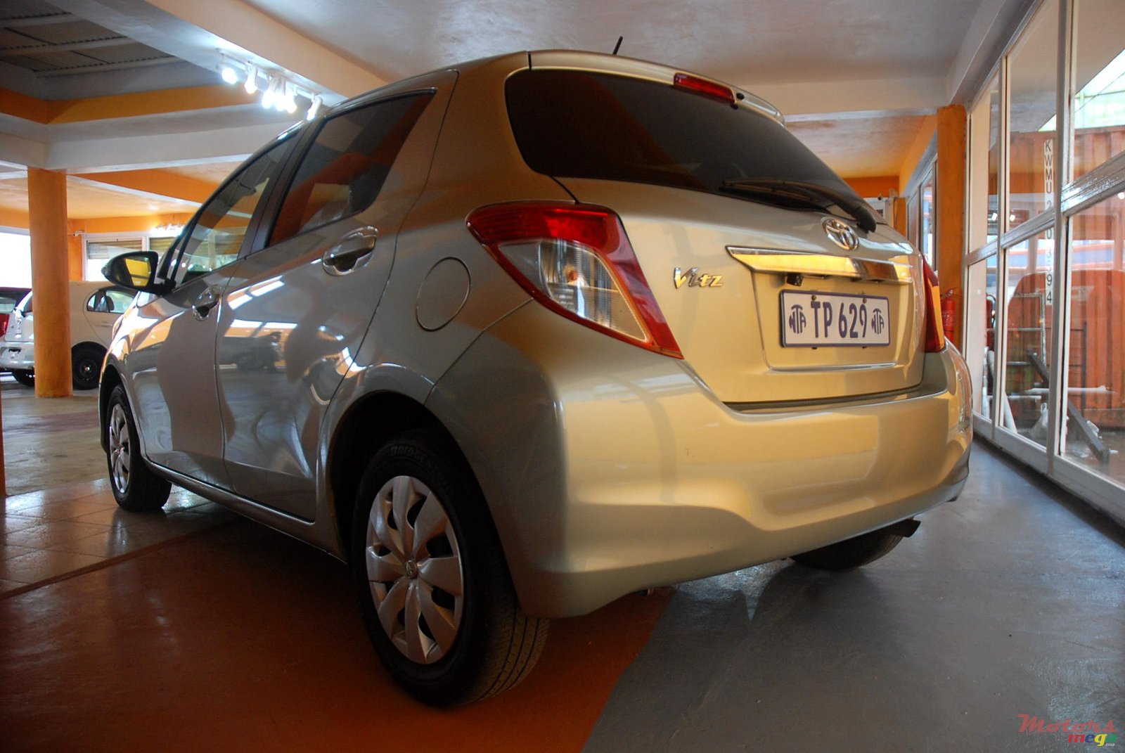 2013' Toyota Vitz photo #1