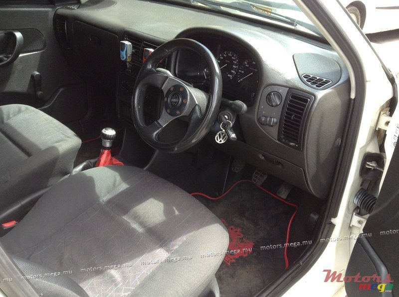 1999' Volkswagen Polo Classic photo #3