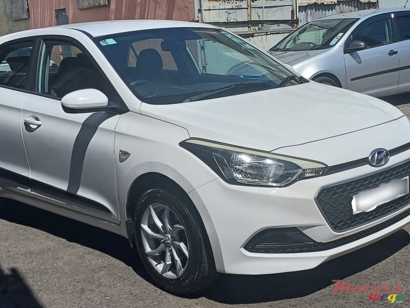 2017' Hyundai i20 photo #3