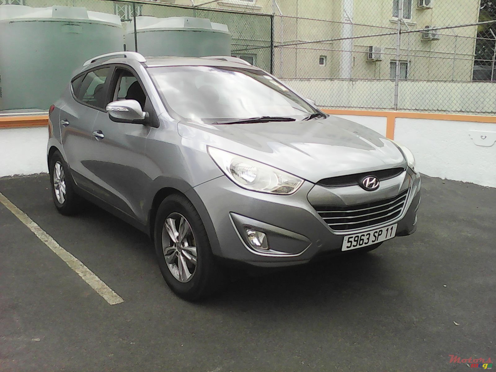 2011' Hyundai ix35 photo #2