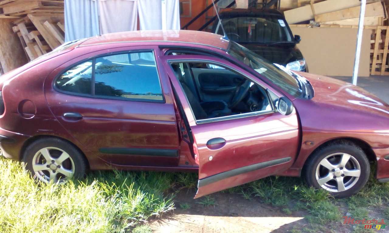 1998' Renault Megane photo #1
