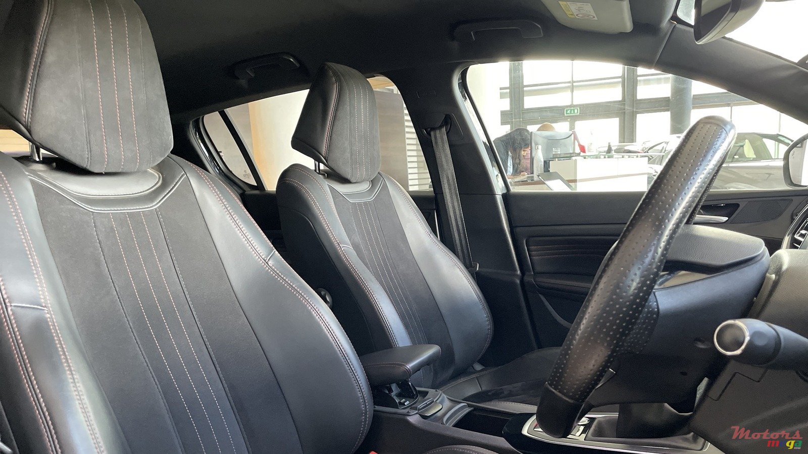 2017' Peugeot 308 GT photo #7