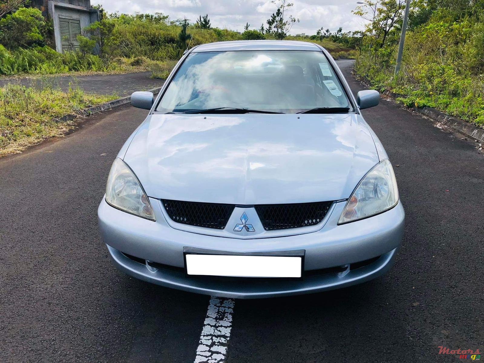 2009' Mitsubishi Lancer Glx photo #3