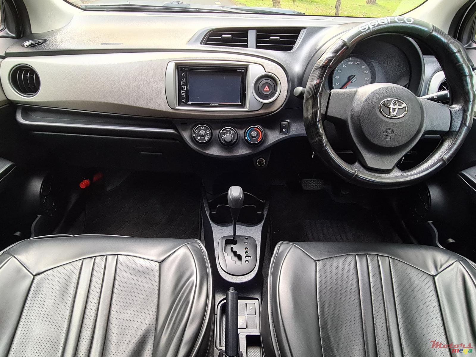 2012' Toyota Vitz photo #6