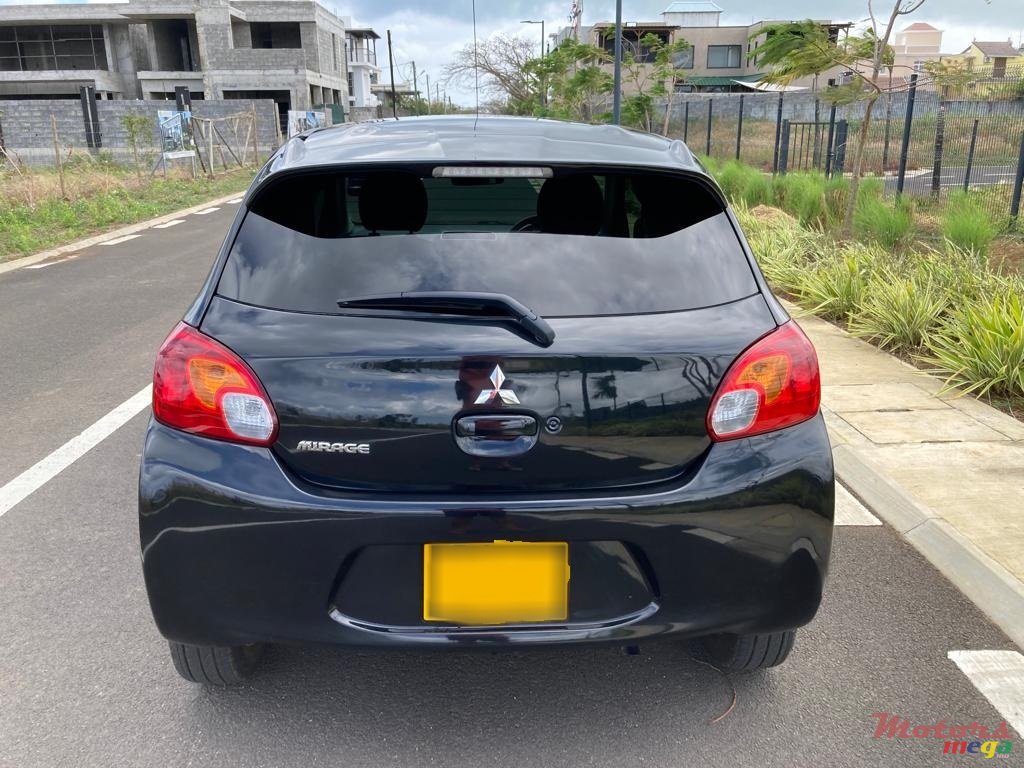 2014' Mitsubishi Mirage photo #3