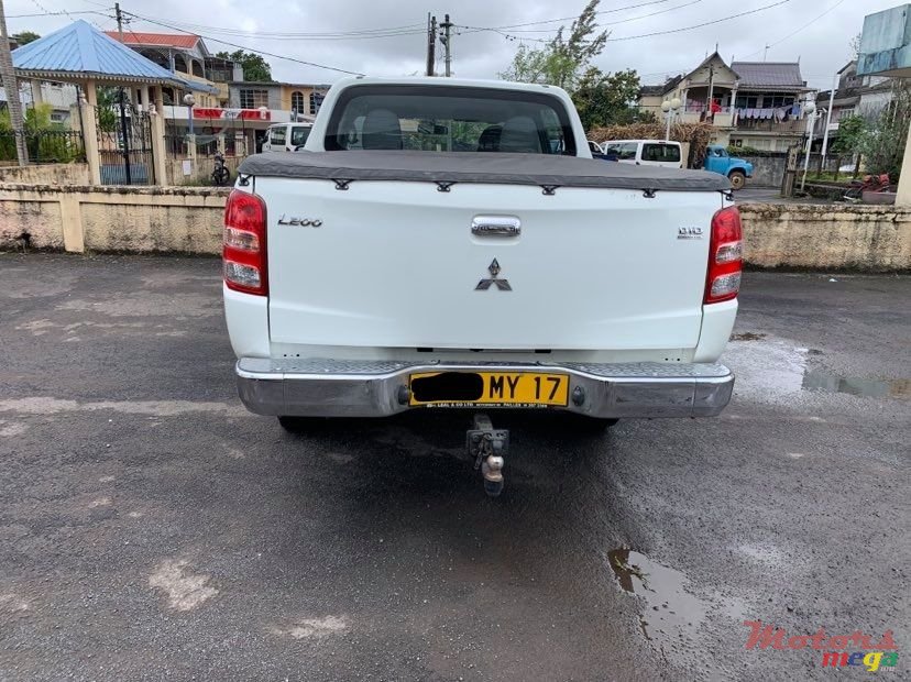 2017' Mitsubishi L 200 2.5L Turbocharged photo #7