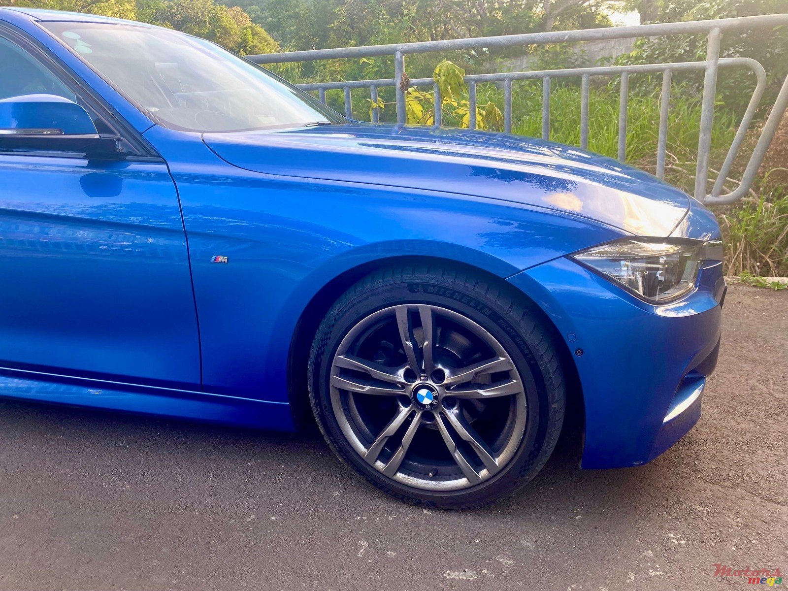 2018' BMW 318 photo #4